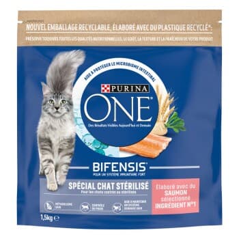 Purina ONE Croquettes pour Chat Stérilisé au Saumon 1,5 kg